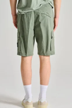 Bermuda verde tessuto