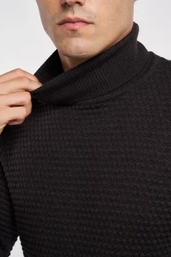 Maglia dolcevita marrone