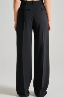 Pantaloni essential tessuto nero