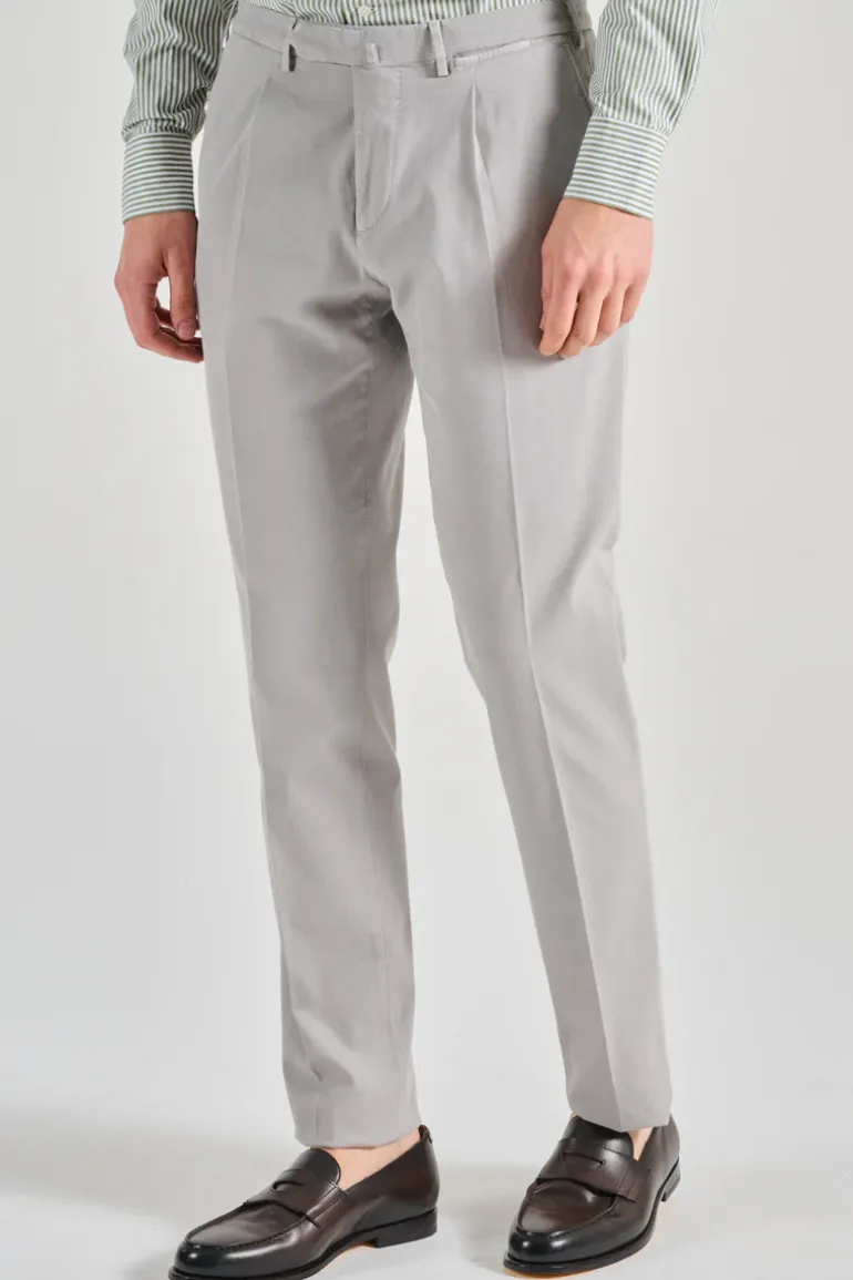 Pantaloni grigio