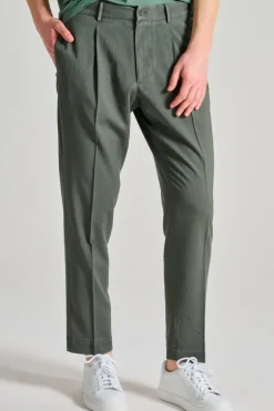 Pantaloni verde