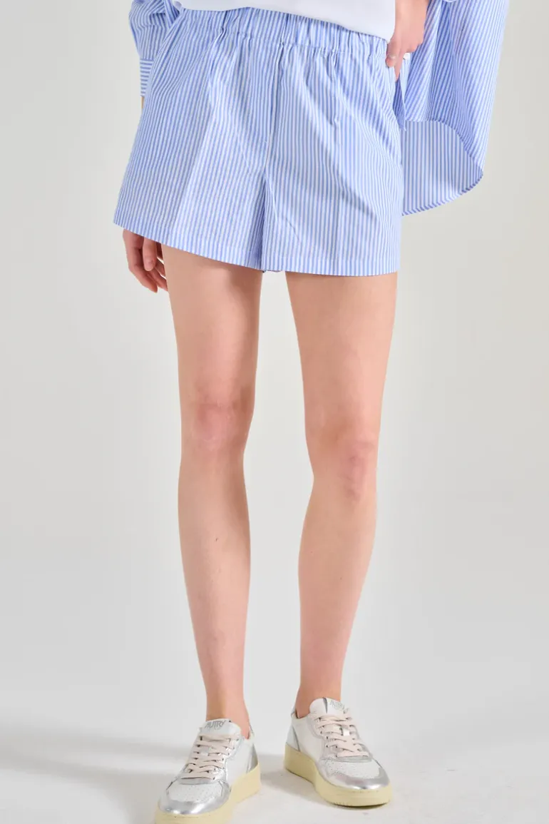 Shorts tessuto azzurro